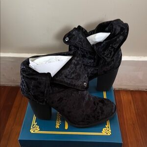 CLEARANCE Sbicca Black Velvet Ankle Boots